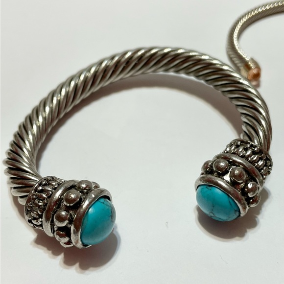 Lot of three Open Cuff Bracelets in very good condition - Picture 2 of 4